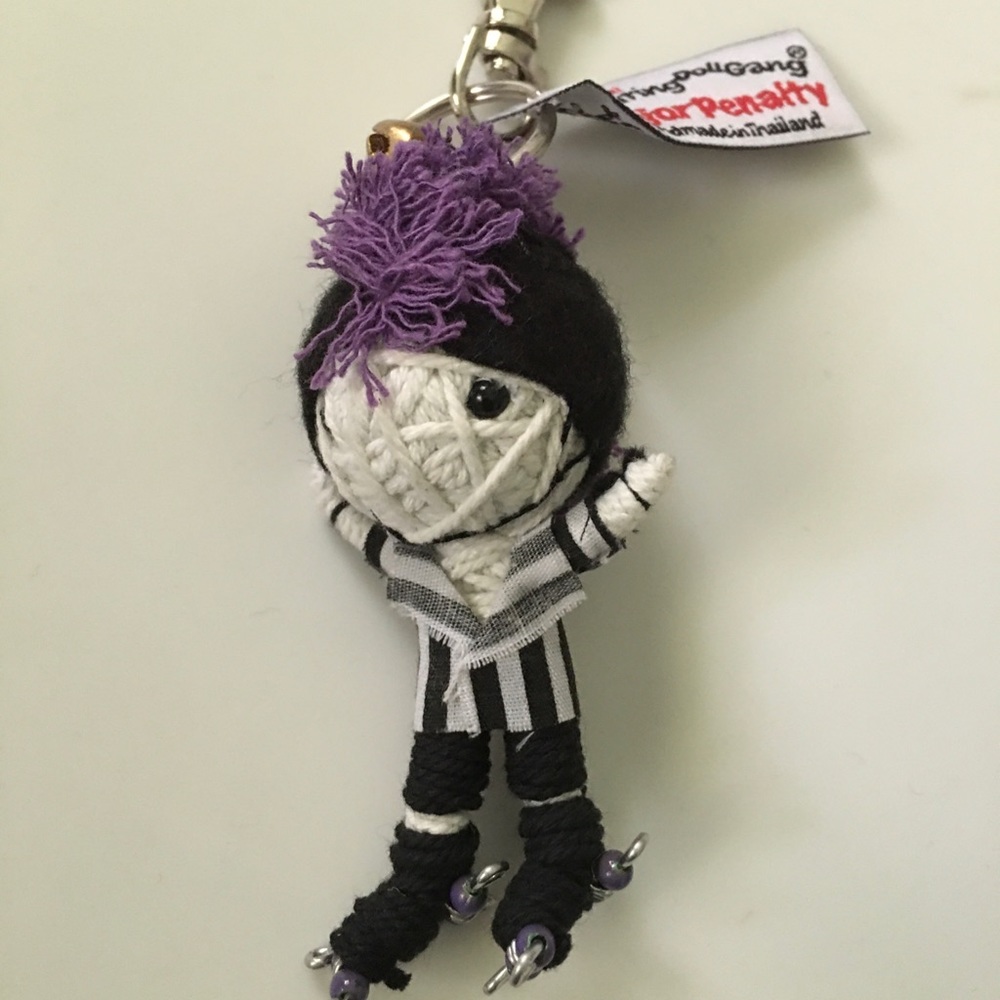 STRING DOLL KEYCHAIN - ROLLER DERBY REFEREE MAJOR PENALTY